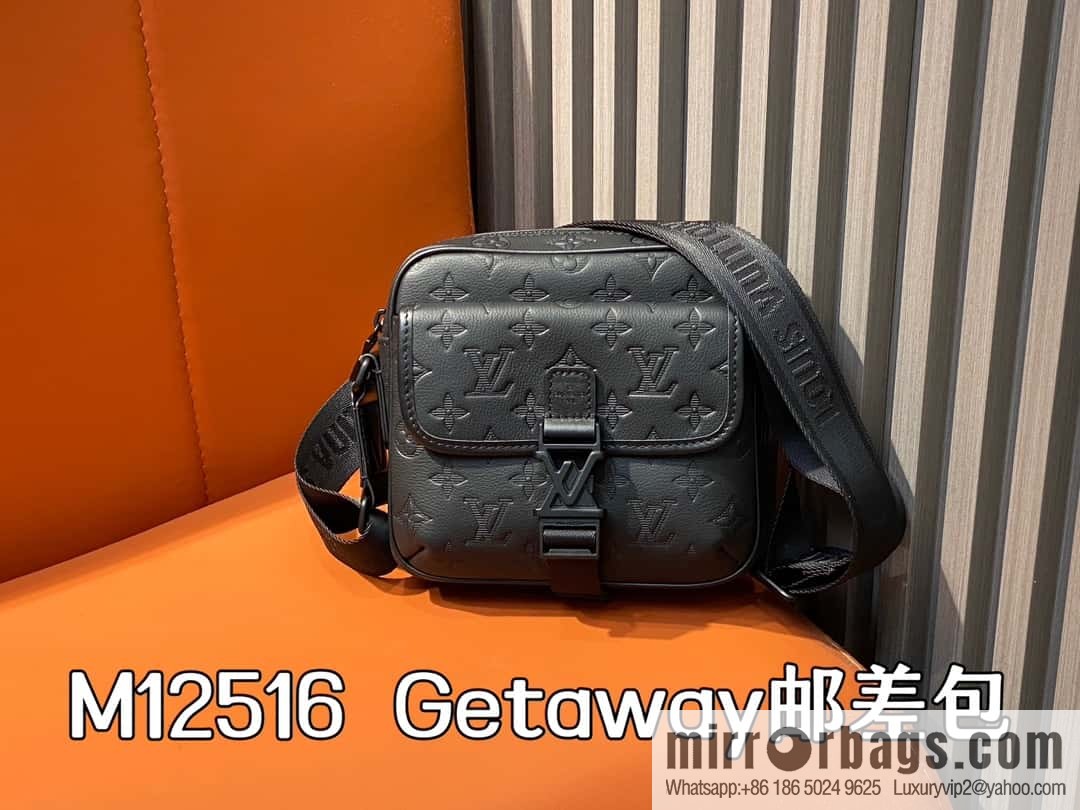 [Boutique‑grade] M12518 black flower, men's bag messenger bag series Getaway messenger bag