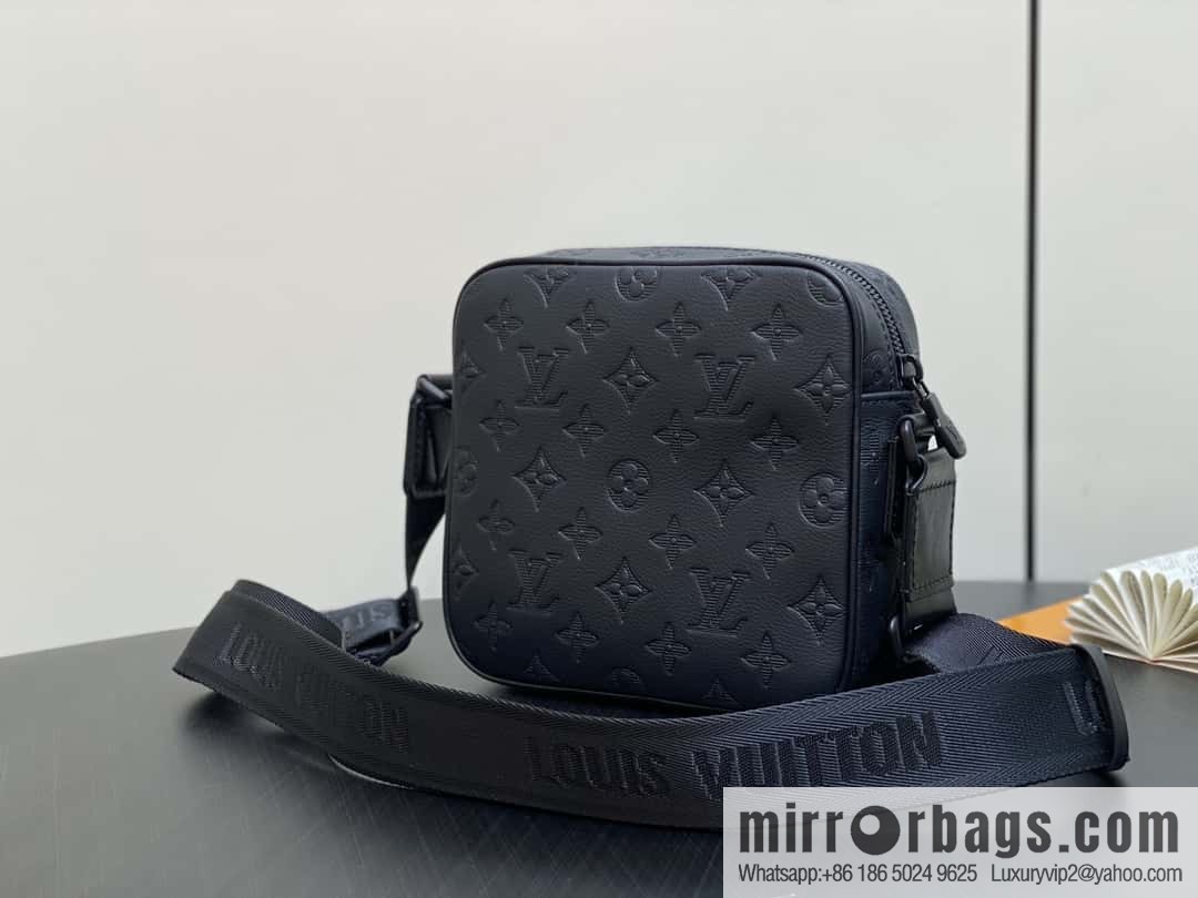 [Boutique‑grade] M12518 black flower, men's bag messenger bag series Getaway messenger bag