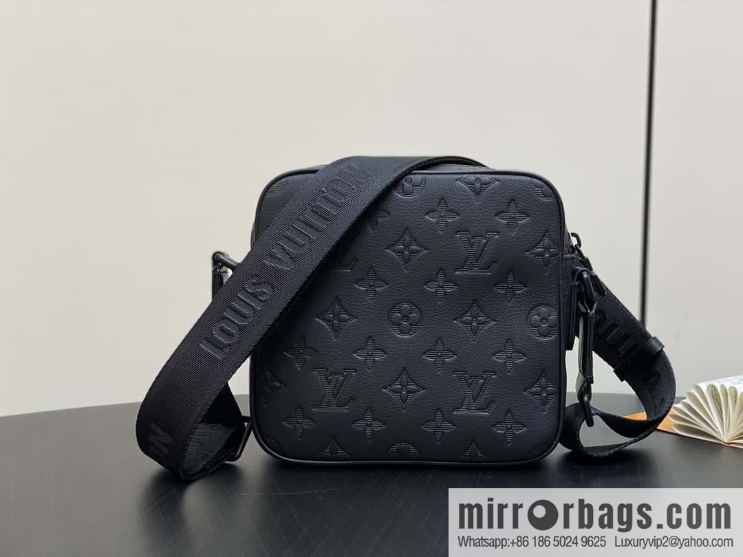 [Boutique‑grade] M12518 black flower, men's bag messenger bag series Getaway messenger bag