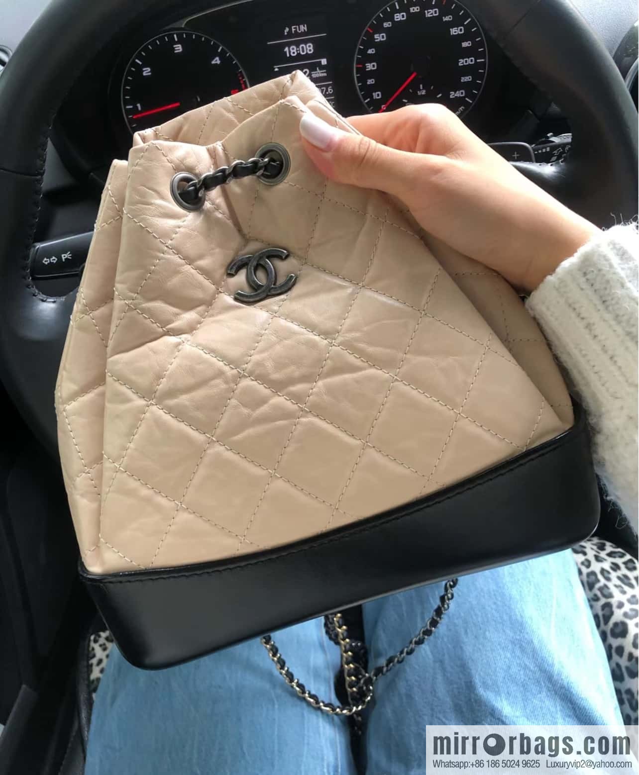 ๐๐ต๐ฎ๐ป๐ฒ๐น ๐๐ฎ๐ฏ๐ฟ๐ถ๐ฒ๐น๐น๐ฒ stray backpack, apricot black ๐งก A94485