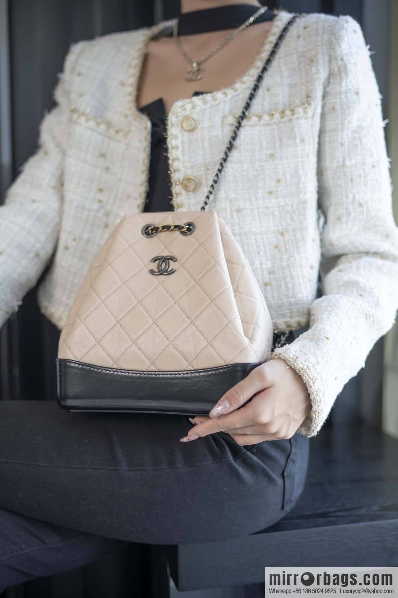 ๐๐ต๐ฎ๐ป๐ฒ๐น ๐๐ฎ๐ฏ๐ฟ๐ถ๐ฒ๐น๐น๐ฒ stray backpack, apricot black ๐งก A94485