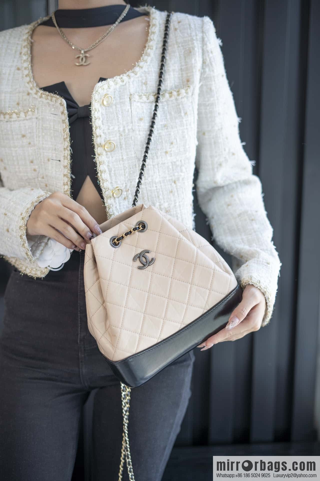 ๐๐ต๐ฎ๐ป๐ฒ๐น ๐๐ฎ๐ฏ๐ฟ๐ถ๐ฒ๐น๐น๐ฒ stray backpack, apricot black ๐งก A94485