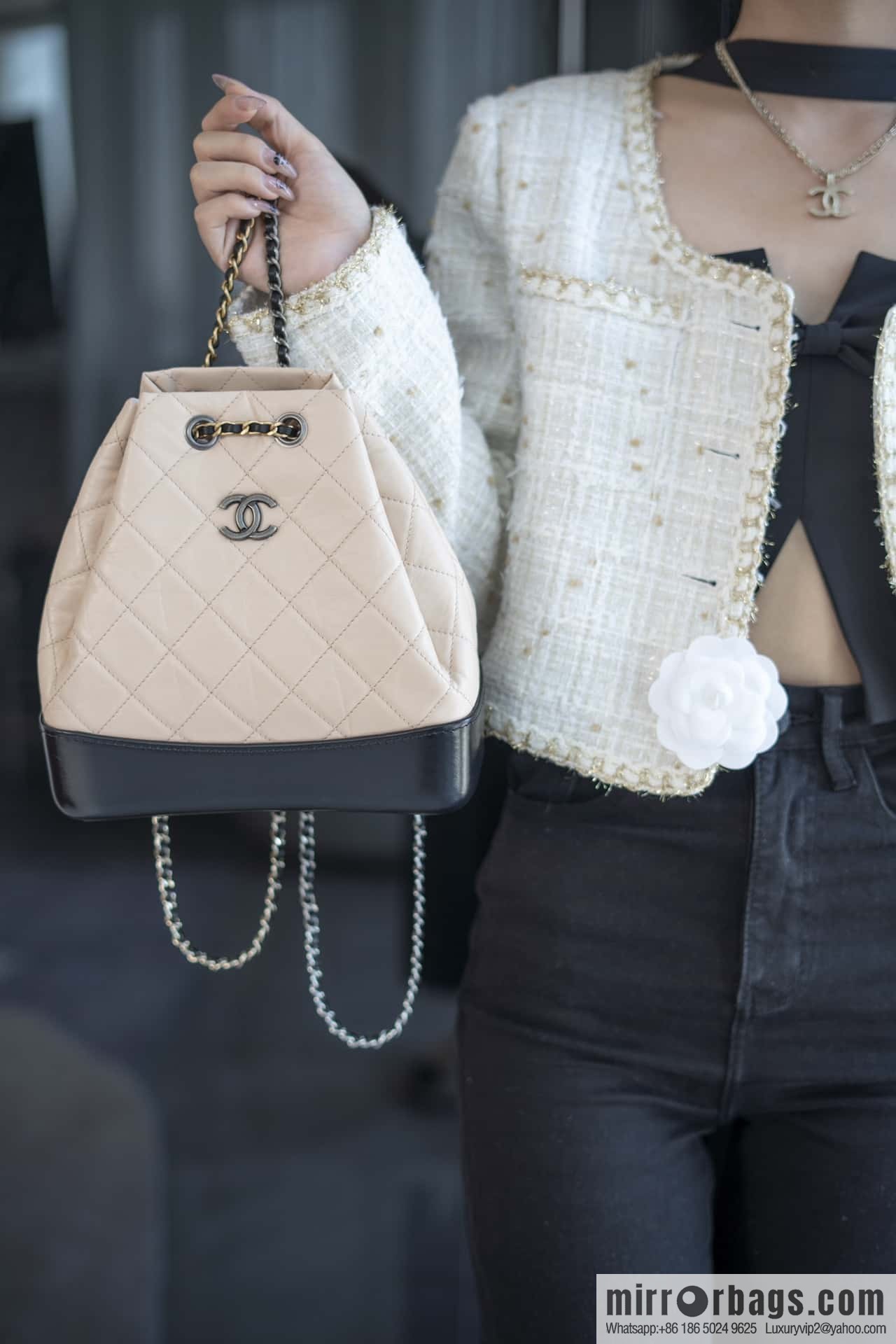 ๐๐ต๐ฎ๐ป๐ฒ๐น ๐๐ฎ๐ฏ๐ฟ๐ถ๐ฒ๐น๐น๐ฒ stray backpack, apricot black ๐งก A94485