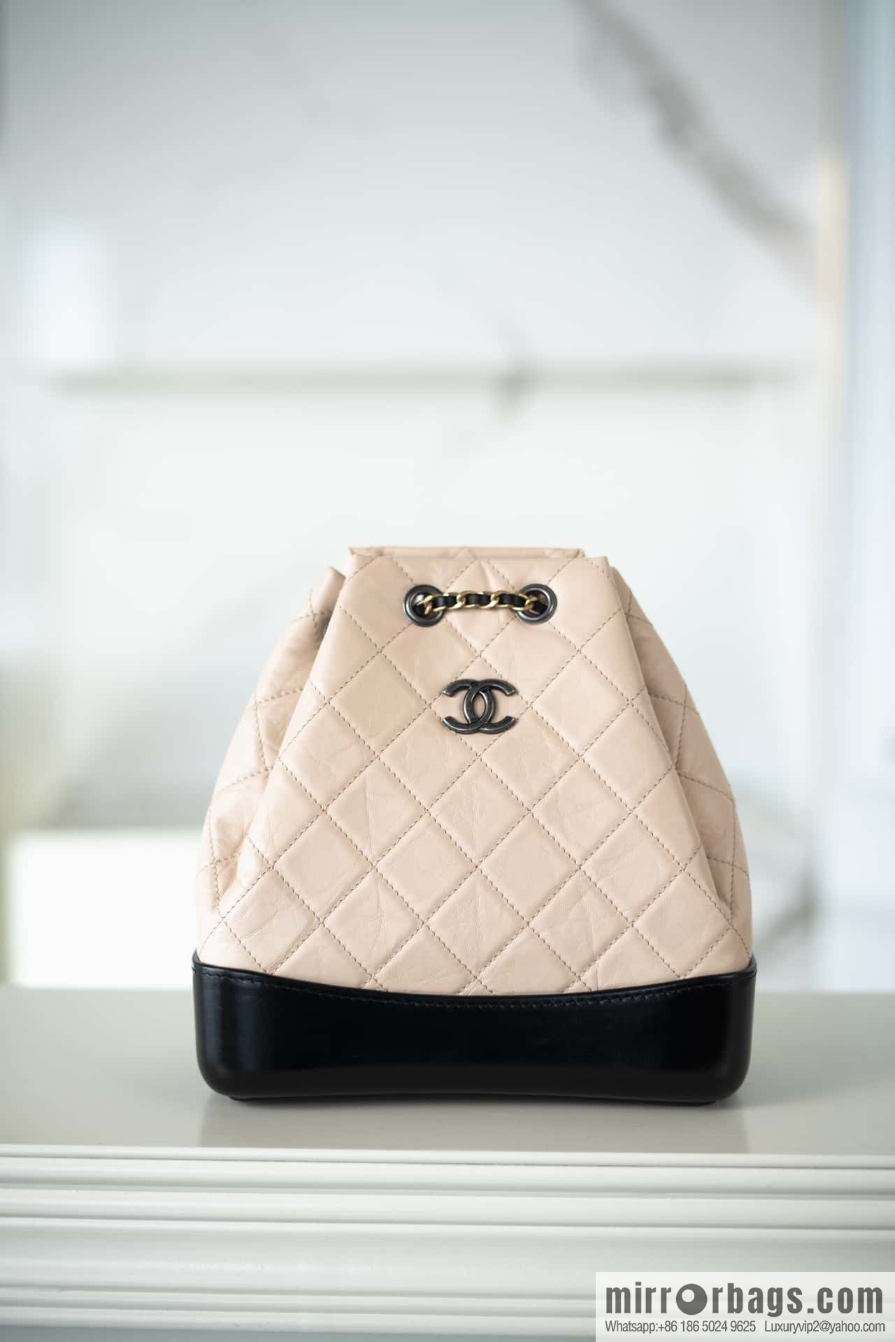 ๐๐ต๐ฎ๐ป๐ฒ๐น ๐๐ฎ๐ฏ๐ฟ๐ถ๐ฒ๐น๐น๐ฒ stray backpack, apricot black ๐งก A94485