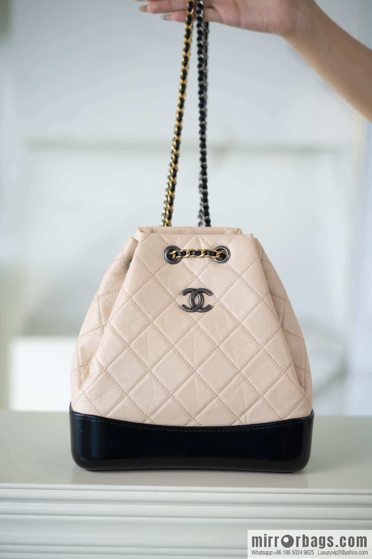 ๐๐ต๐ฎ๐ป๐ฒ๐น ๐๐ฎ๐ฏ๐ฟ๐ถ๐ฒ๐น๐น๐ฒ stray backpack, apricot black ๐งก A94485