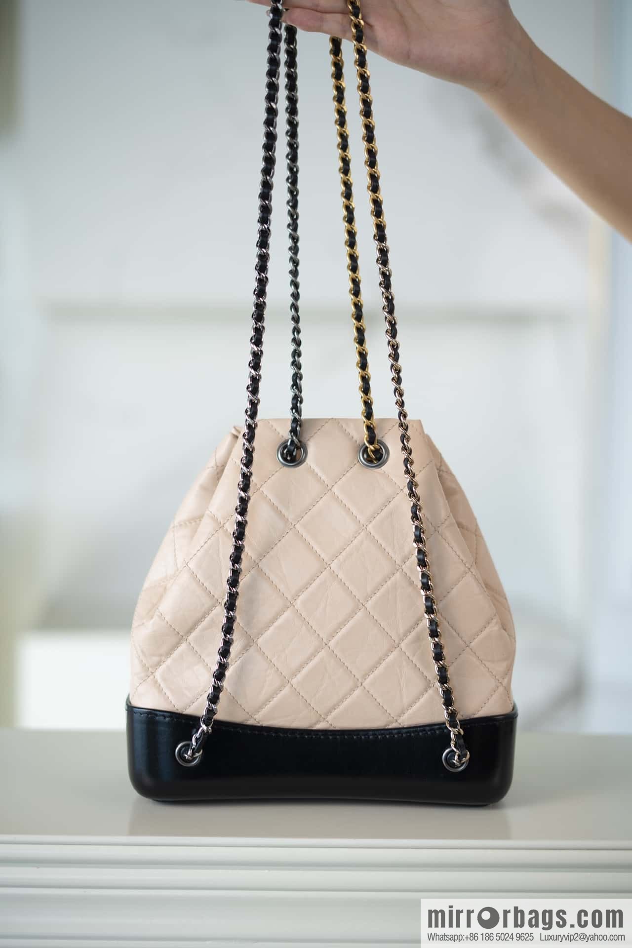 ๐๐ต๐ฎ๐ป๐ฒ๐น ๐๐ฎ๐ฏ๐ฟ๐ถ๐ฒ๐น๐น๐ฒ stray backpack, apricot black ๐งก A94485