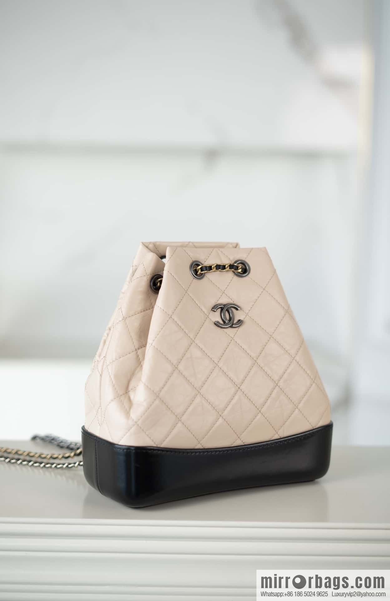 ๐๐ต๐ฎ๐ป๐ฒ๐น ๐๐ฎ๐ฏ๐ฟ๐ถ๐ฒ๐น๐น๐ฒ stray backpack, apricot black ๐งก A94485