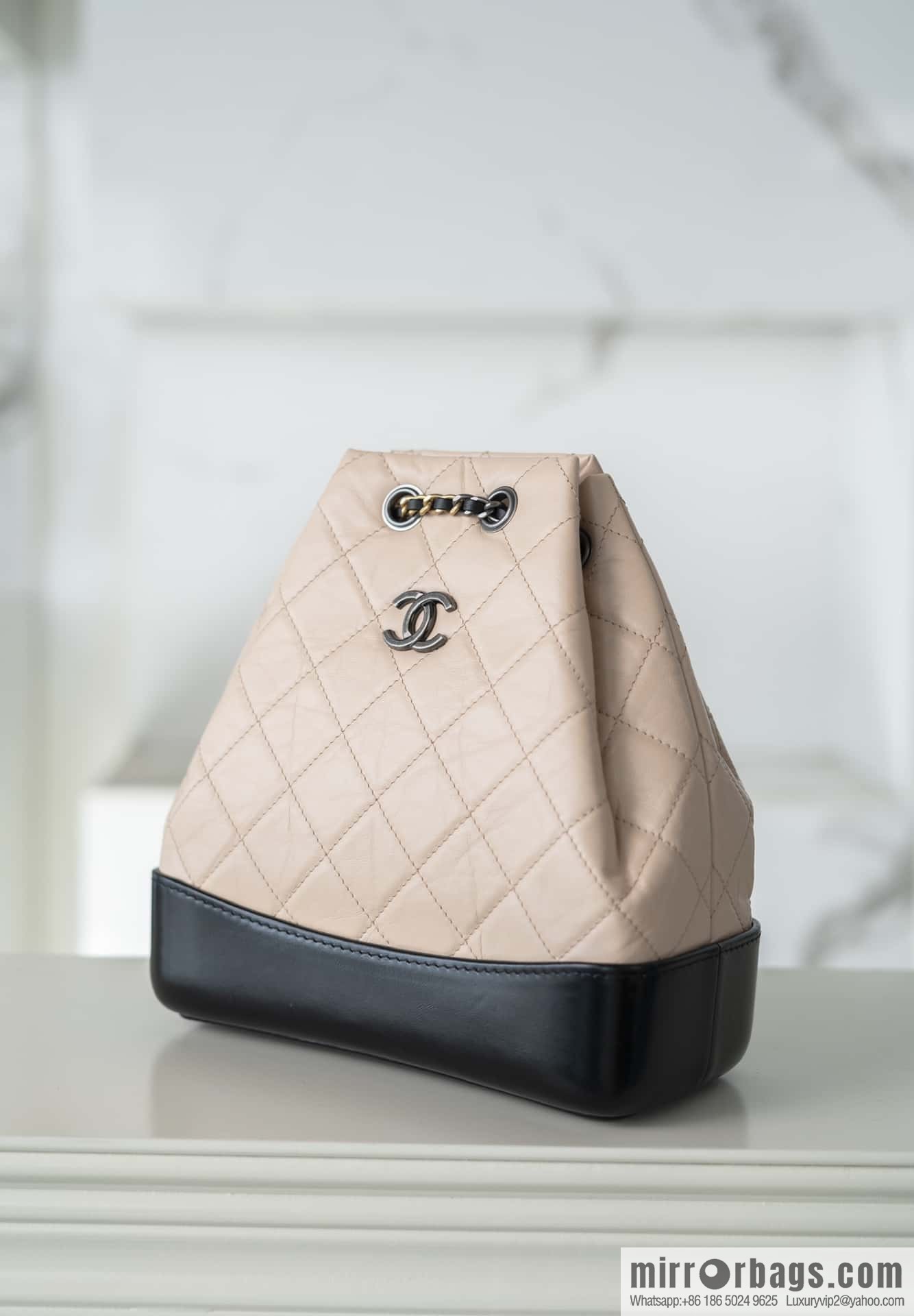 ๐๐ต๐ฎ๐ป๐ฒ๐น ๐๐ฎ๐ฏ๐ฟ๐ถ๐ฒ๐น๐น๐ฒ stray backpack, apricot black ๐งก A94485