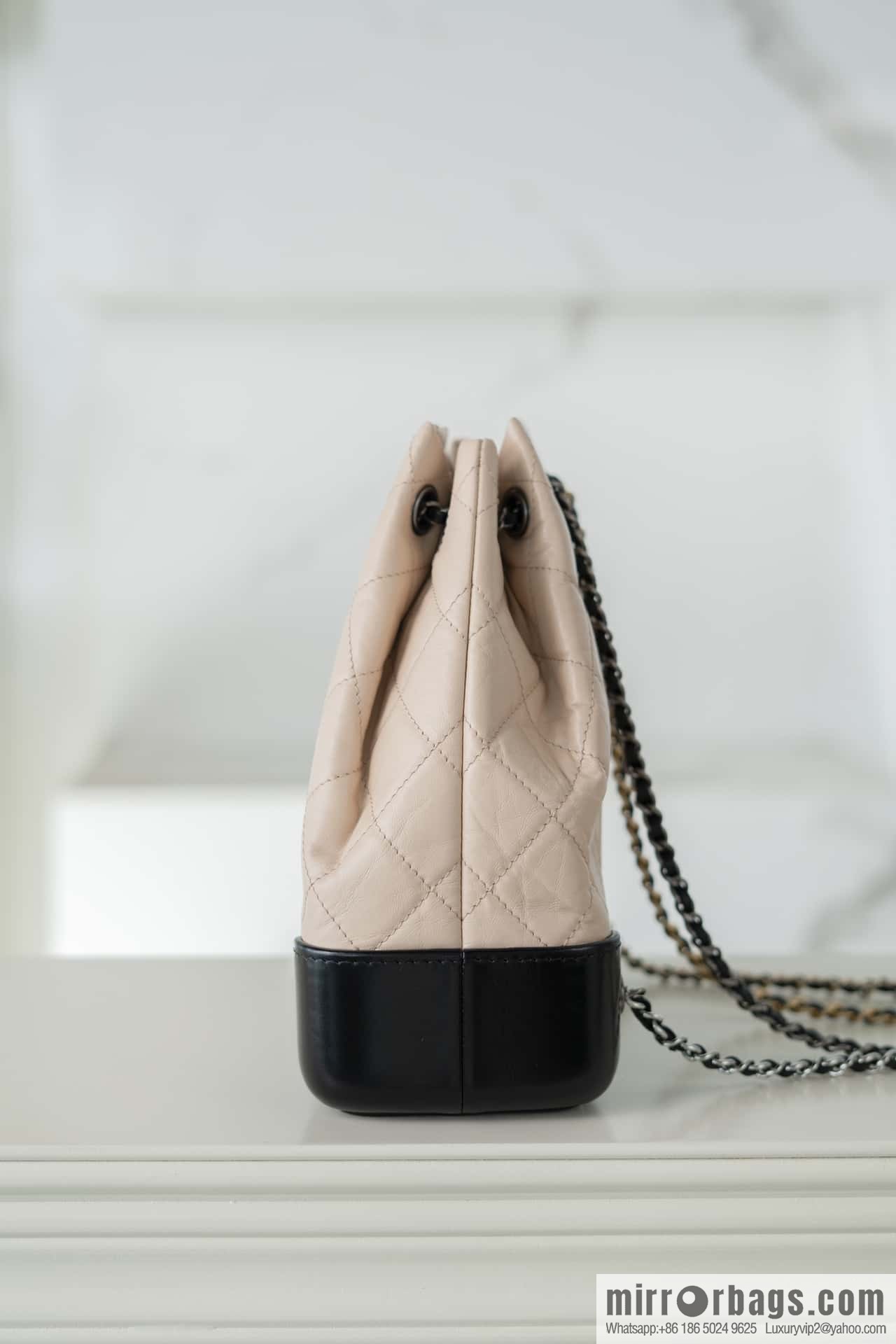 ๐๐ต๐ฎ๐ป๐ฒ๐น ๐๐ฎ๐ฏ๐ฟ๐ถ๐ฒ๐น๐น๐ฒ stray backpack, apricot black ๐งก A94485