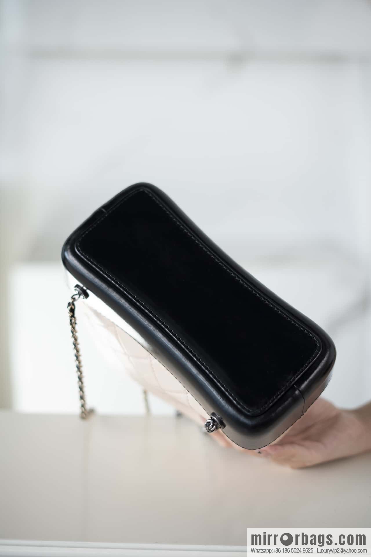 ๐๐ต๐ฎ๐ป๐ฒ๐น ๐๐ฎ๐ฏ๐ฟ๐ถ๐ฒ๐น๐น๐ฒ stray backpack, apricot black ๐งก A94485