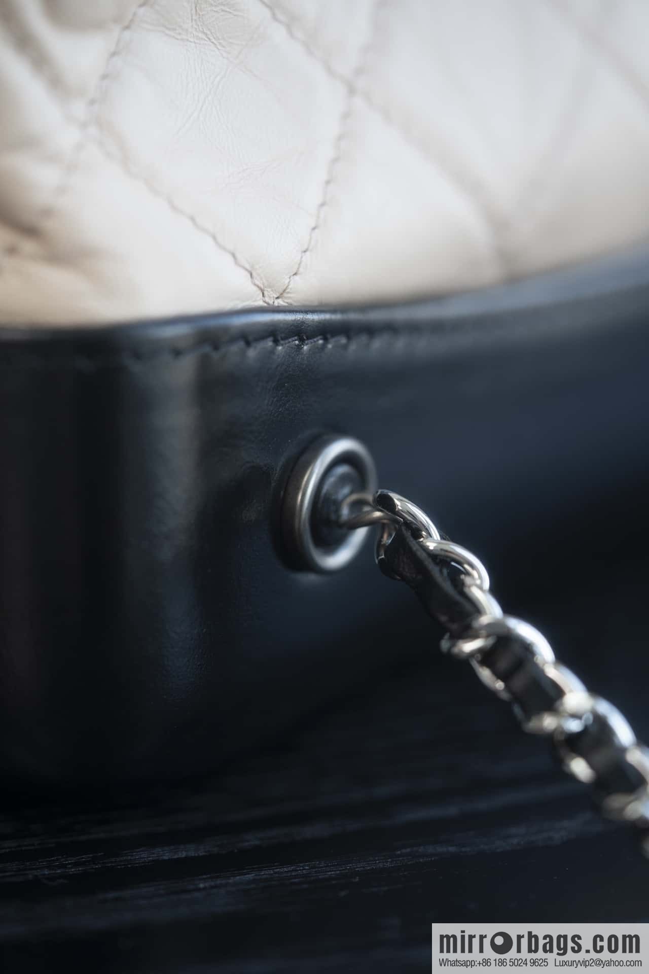 ๐๐ต๐ฎ๐ป๐ฒ๐น ๐๐ฎ๐ฏ๐ฟ๐ถ๐ฒ๐น๐น๐ฒ stray backpack, apricot black ๐งก A94485