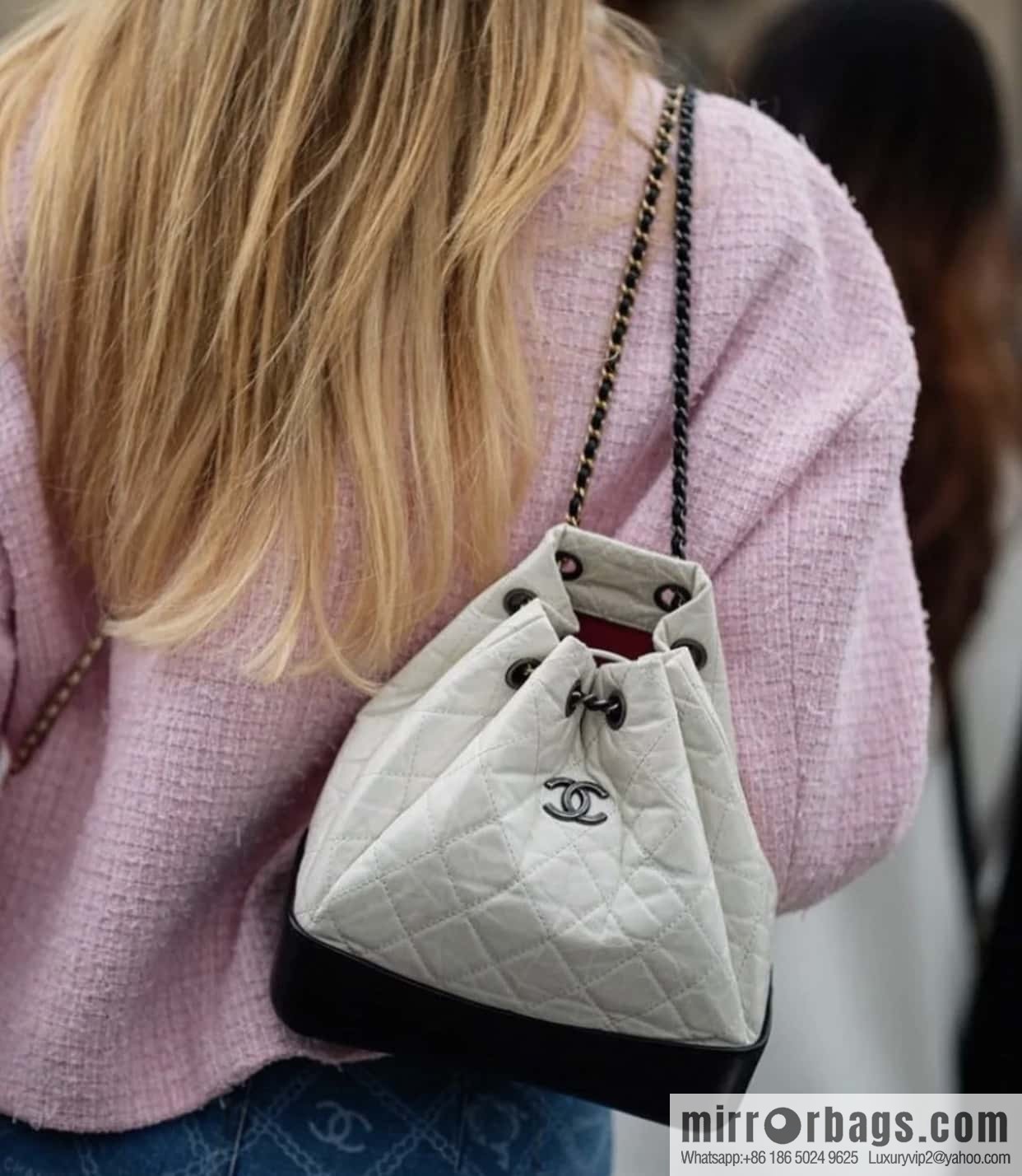 ๐๐ต๐ฎ๐ป๐ฒ๐น ๐๐ฎ๐ฏ๐ฟ๐ถ๐ฒ๐น๐น๐ฒ stray backpack, black and white ๐ A94485