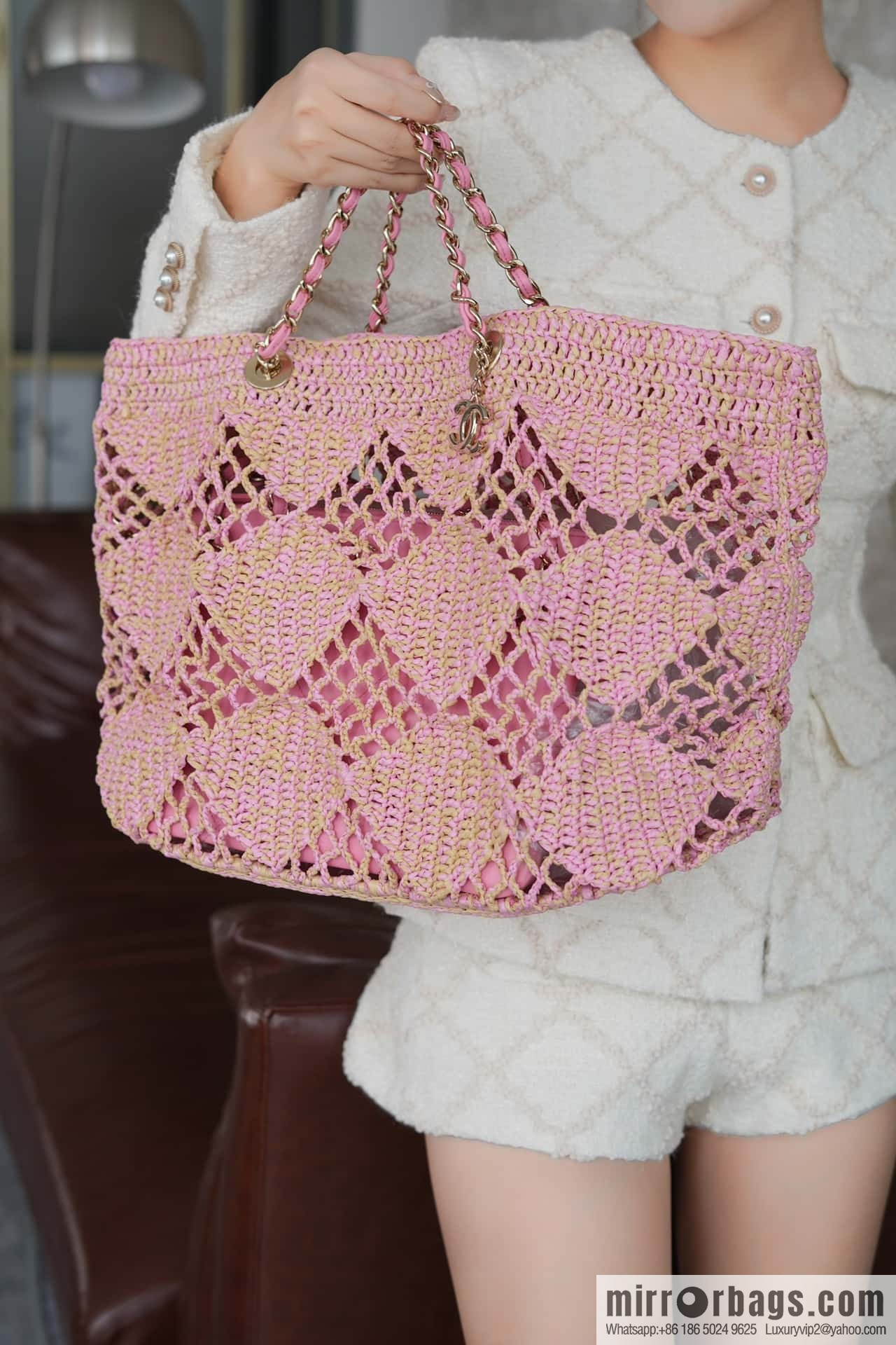 𝐂𝐡𝐚𝐧𝐞𝐥 𝟮𝟰 CoCo Beach Straw Shopping Bag 🛍️ Large, Pink AS4576