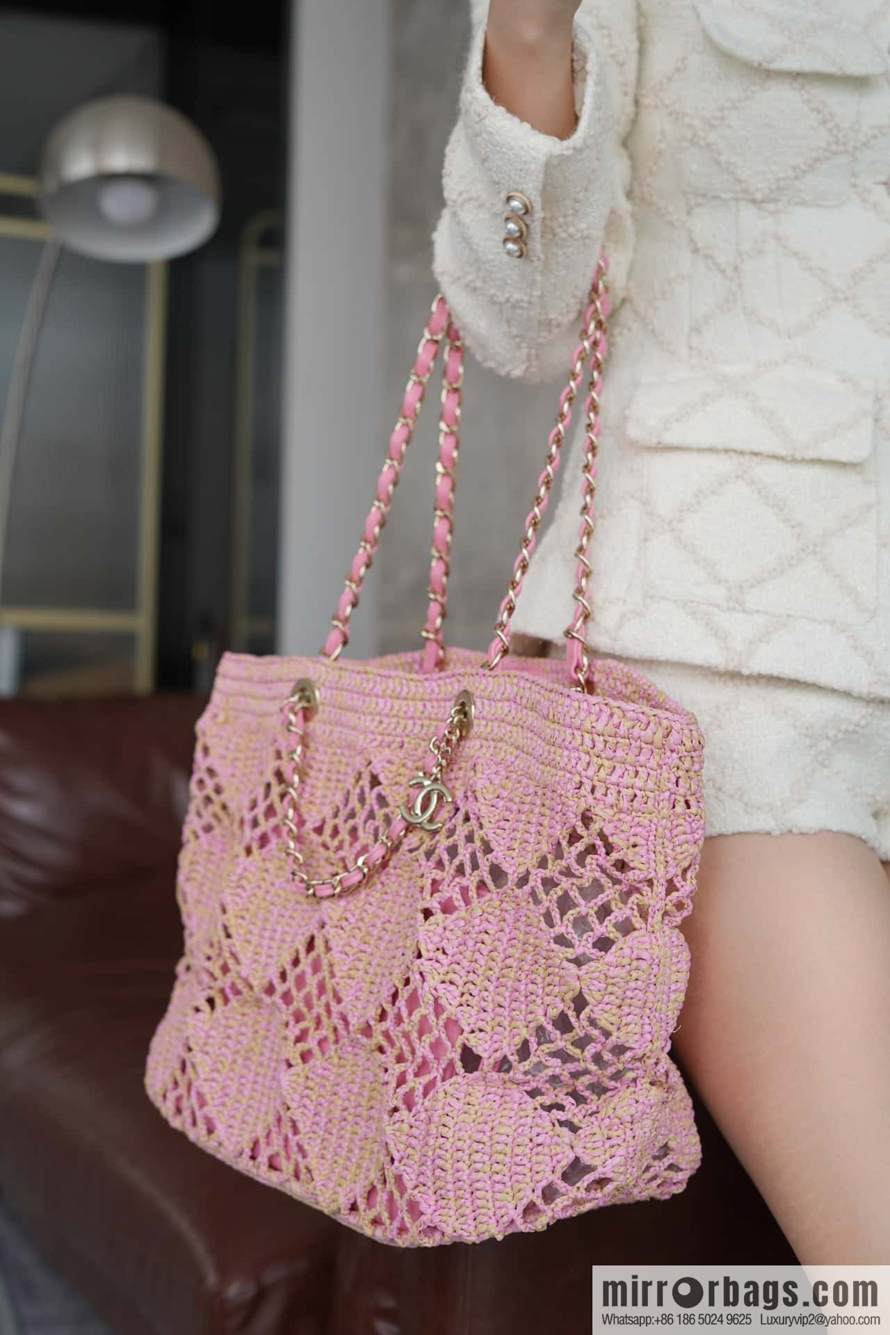 𝐂𝐡𝐚𝐧𝐞𝐥 𝟮𝟰 CoCo Beach Straw Shopping Bag 🛍️ Large, Pink AS4576