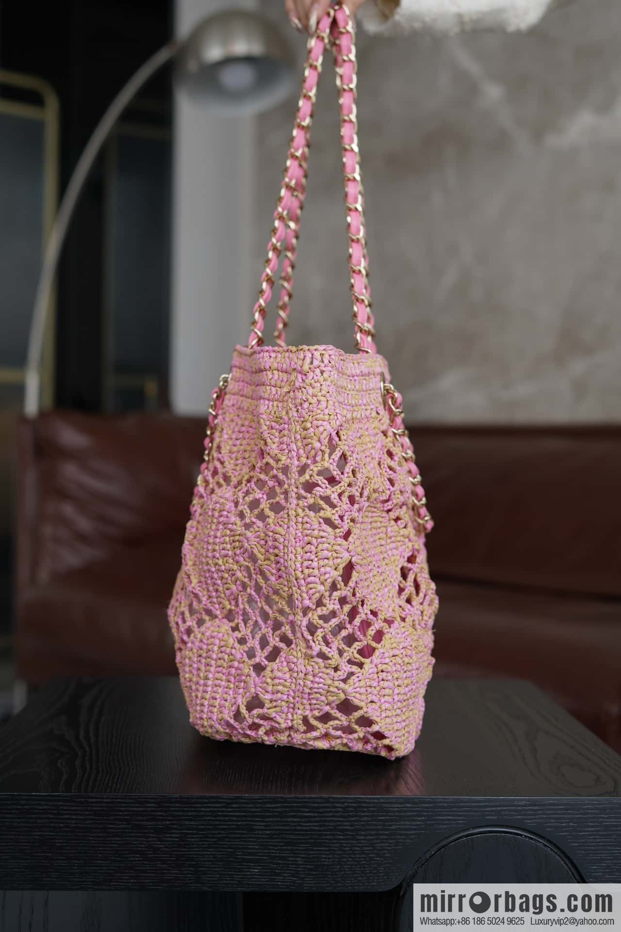 𝐂𝐡𝐚𝐧𝐞𝐥 𝟮𝟰 CoCo Beach Straw Shopping Bag 🛍️ Large, Pink AS4576