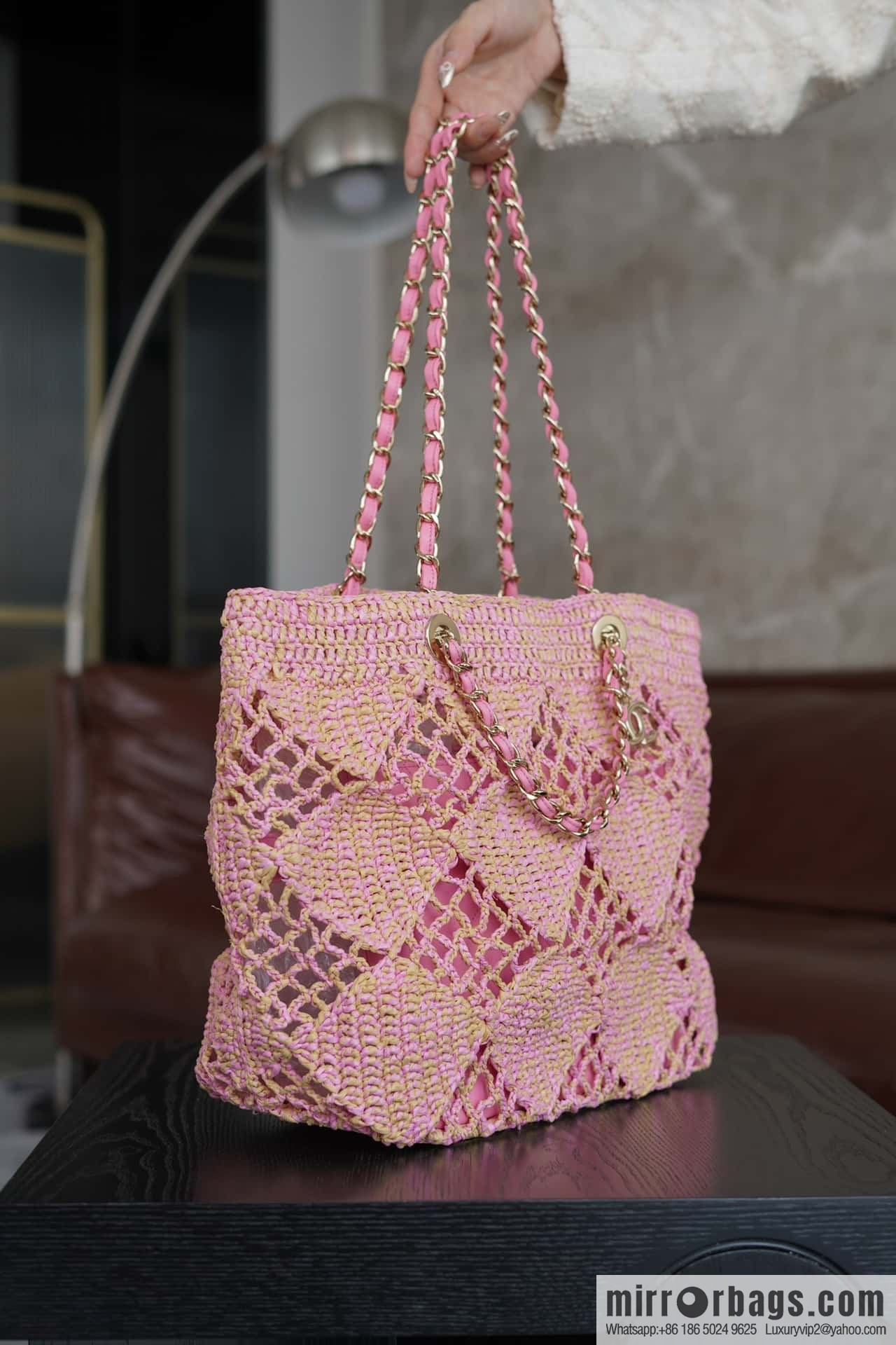 𝐂𝐡𝐚𝐧𝐞𝐥 𝟮𝟰 CoCo Beach Straw Shopping Bag 🛍️ Large, Pink AS4576