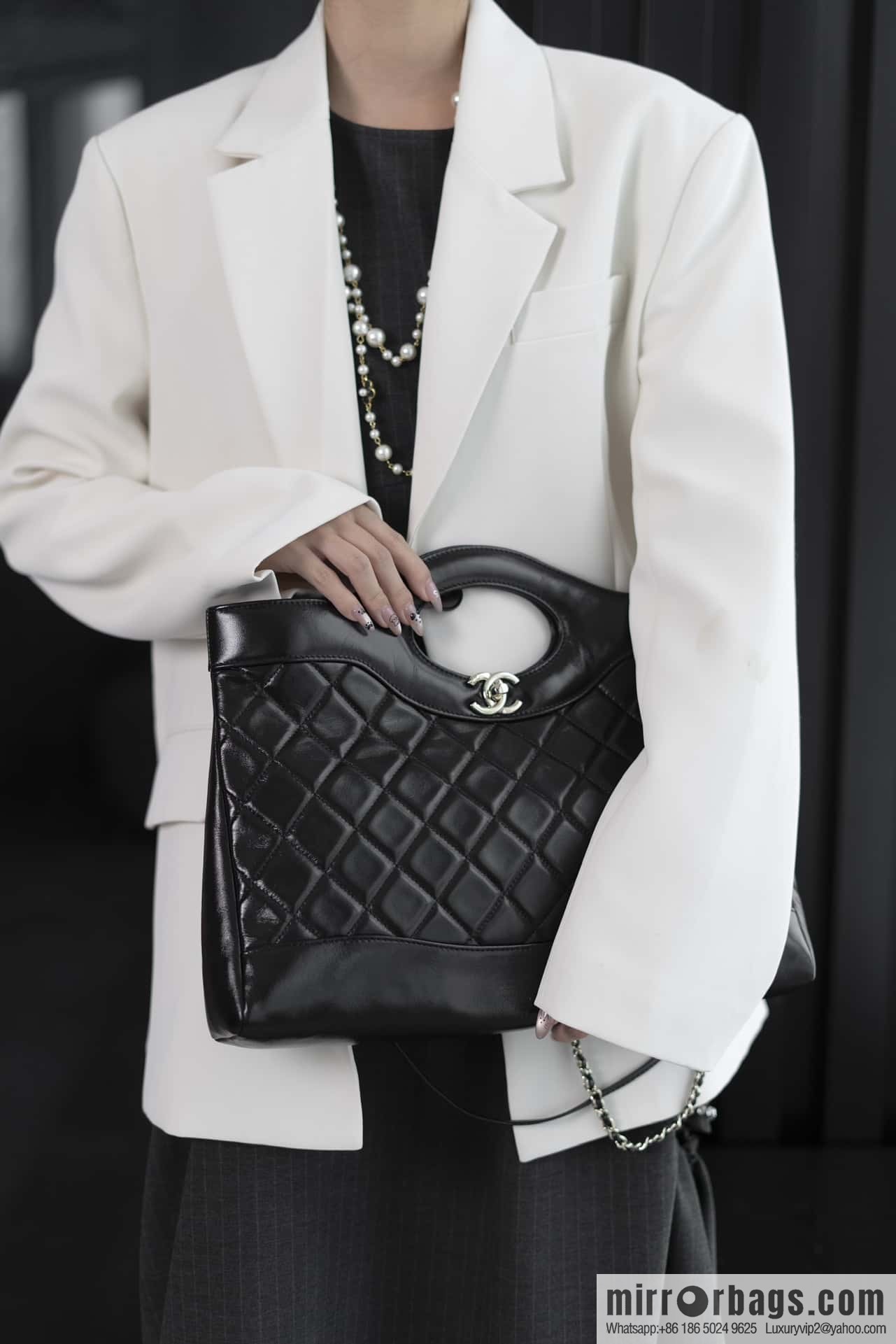 𝐂𝐡𝐚𝐧𝐞𝐥 24S 31bag horizontal medium, black ➿ genuine leather AS4854