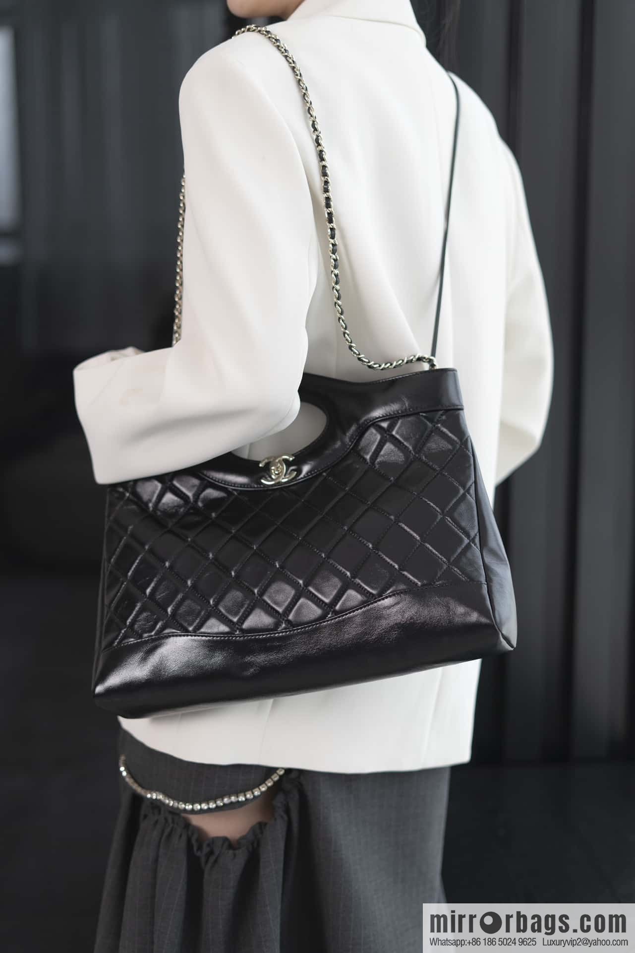 𝐂𝐡𝐚𝐧𝐞𝐥 24S 31bag horizontal medium, black ➿ genuine leather AS4854