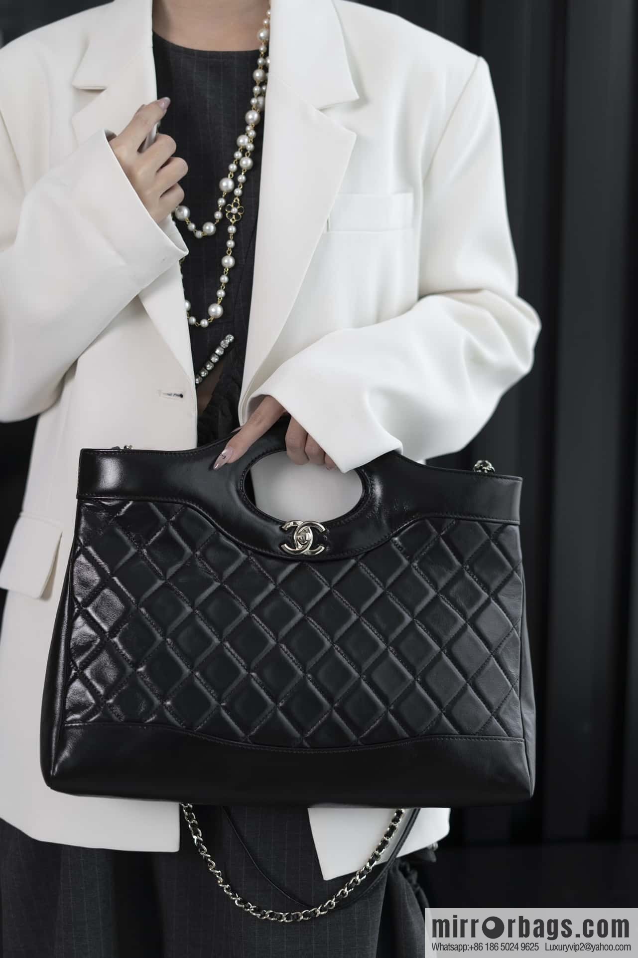 𝐂𝐡𝐚𝐧𝐞𝐥 24S 31bag horizontal medium, black ➿ genuine leather AS4854