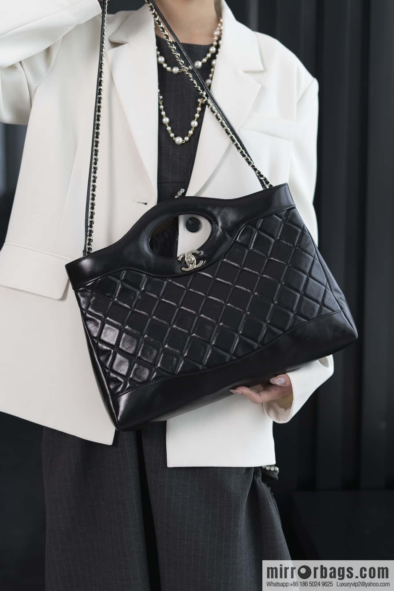 𝐂𝐡𝐚𝐧𝐞𝐥 24S 31bag horizontal medium, black ➿ genuine leather AS4854