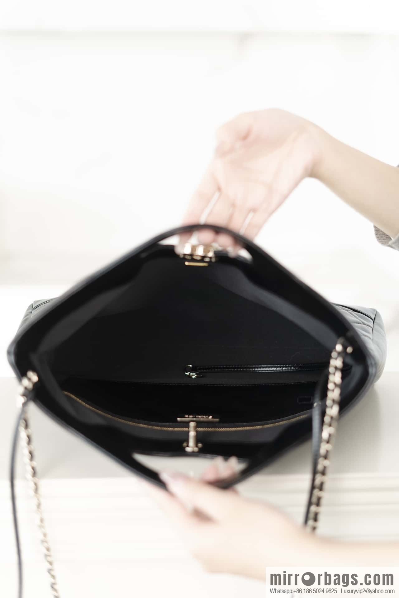 𝐂𝐡𝐚𝐧𝐞𝐥 24S 31bag horizontal medium, black ➿ genuine leather AS4854