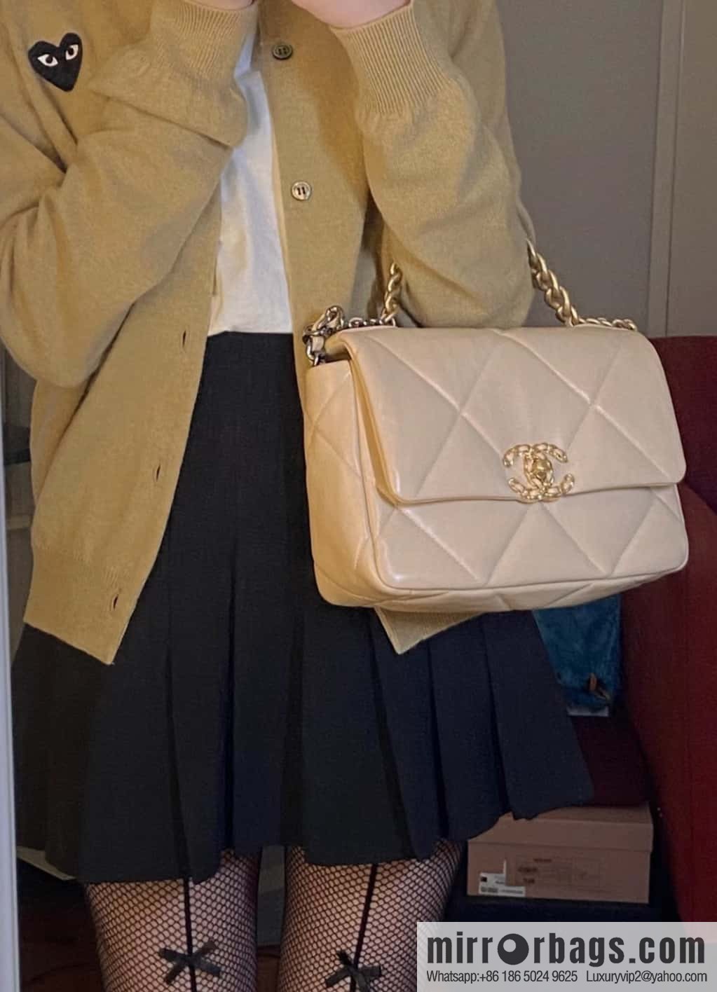 𝐂𝐇𝐀𝐍𝐄·𝐋 19bag light apricot, small AS1160