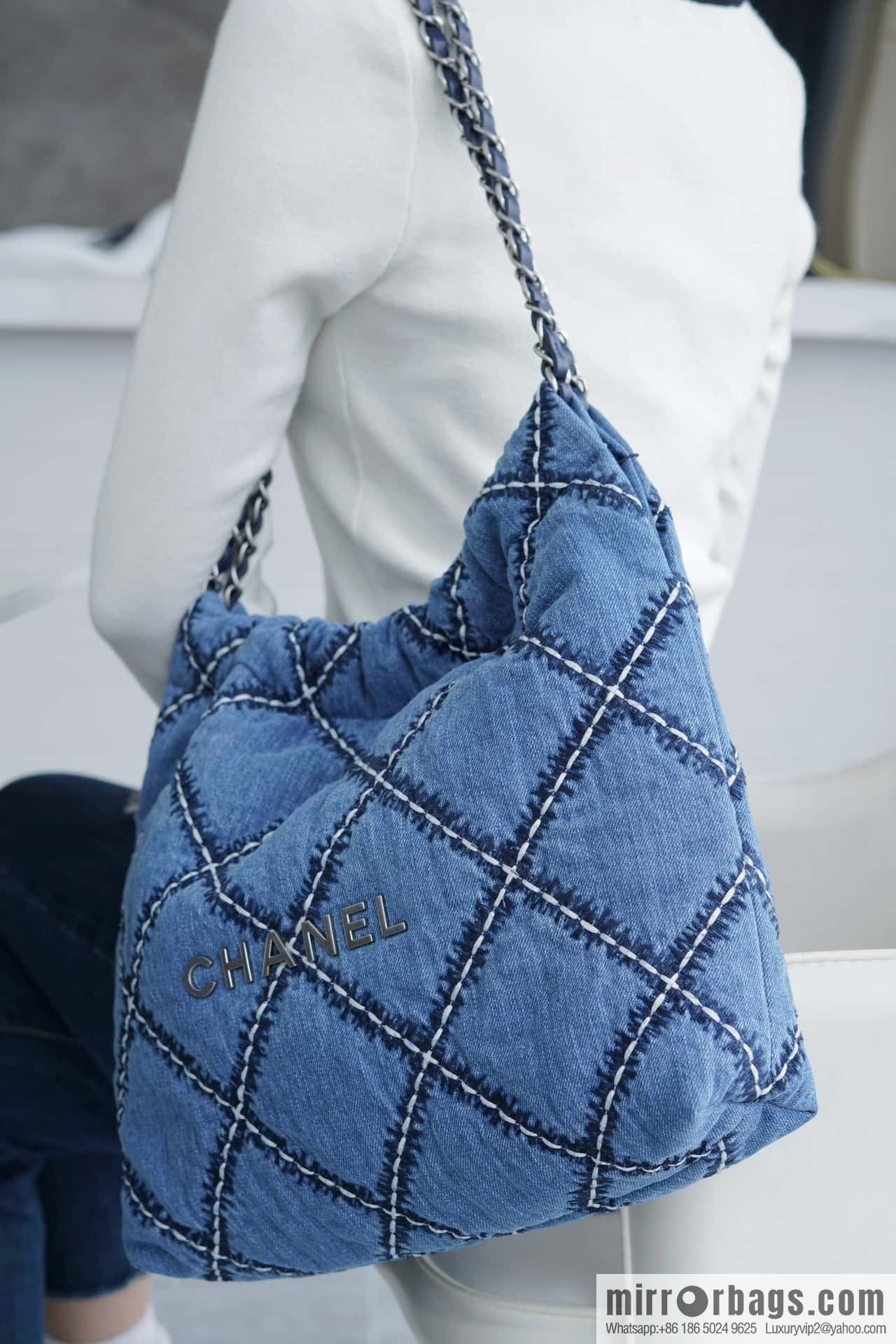 𝗖𝗛𝗔𝗡𝗘𝗟 𝟐𝟒𝐩 spring and summer new denim bag small AS3260