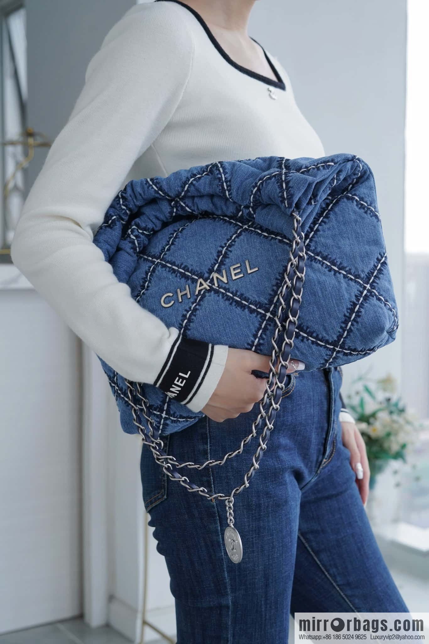 𝗖𝗛𝗔𝗡𝗘𝗟 𝟐𝟒𝐩 spring and summer new denim bag small AS3260
