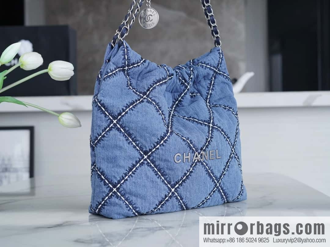 𝗖𝗛𝗔𝗡𝗘𝗟 𝟐𝟒𝐩 spring and summer new denim bag small AS3260