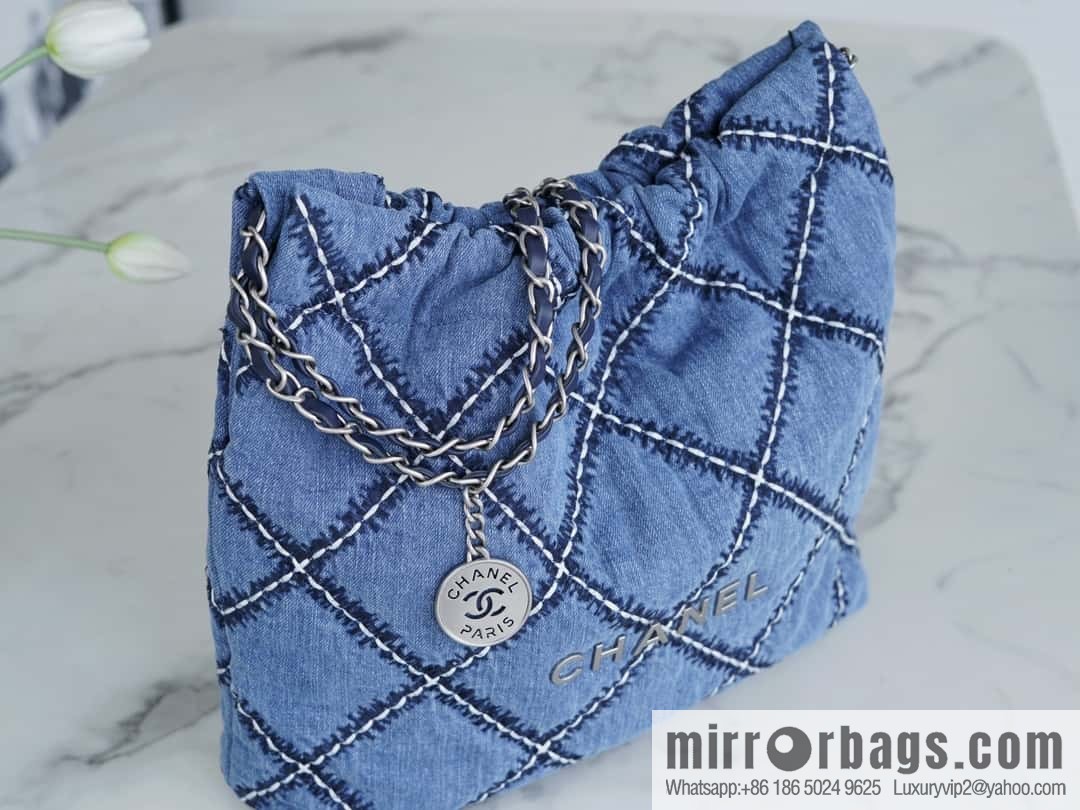 𝗖𝗛𝗔𝗡𝗘𝗟 𝟐𝟒𝐩 spring and summer new denim bag small AS3260