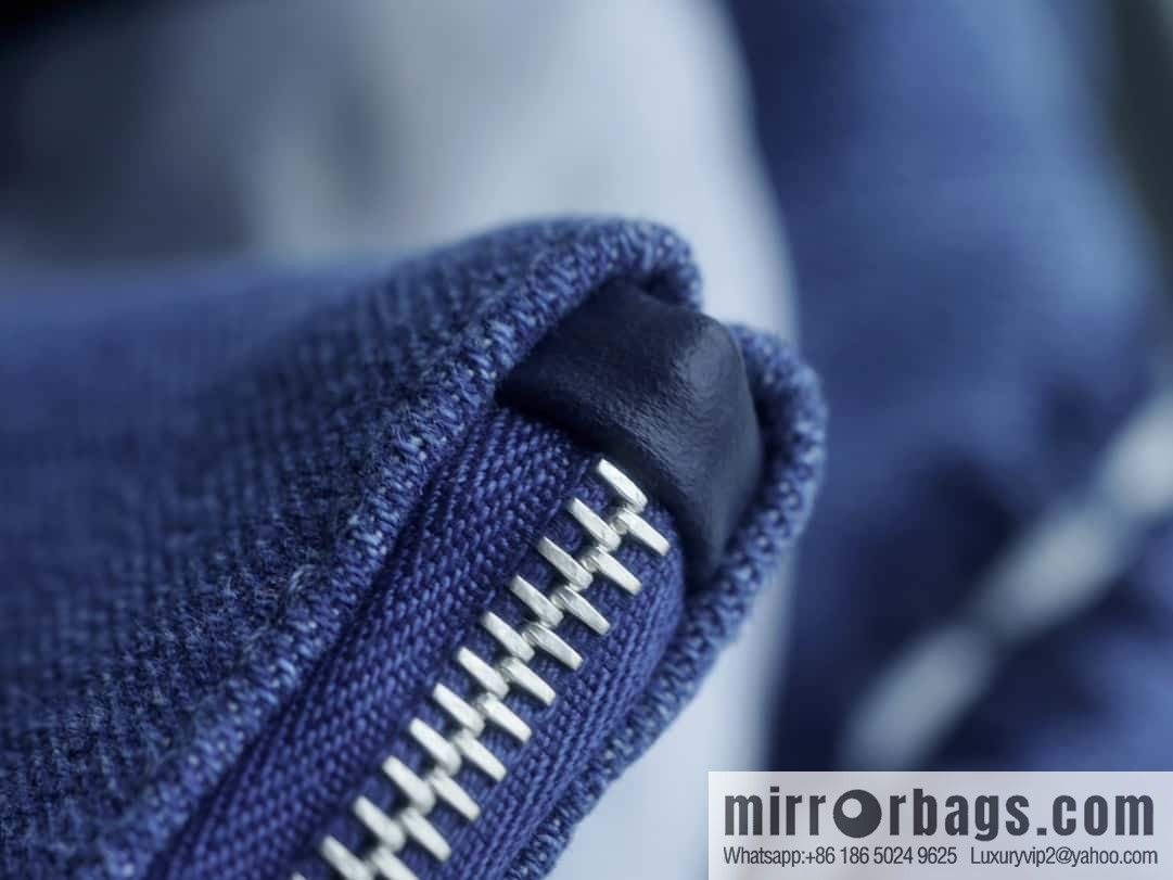 𝗖𝗛𝗔𝗡𝗘𝗟 𝟐𝟒𝐩 spring and summer new denim bag small AS3260