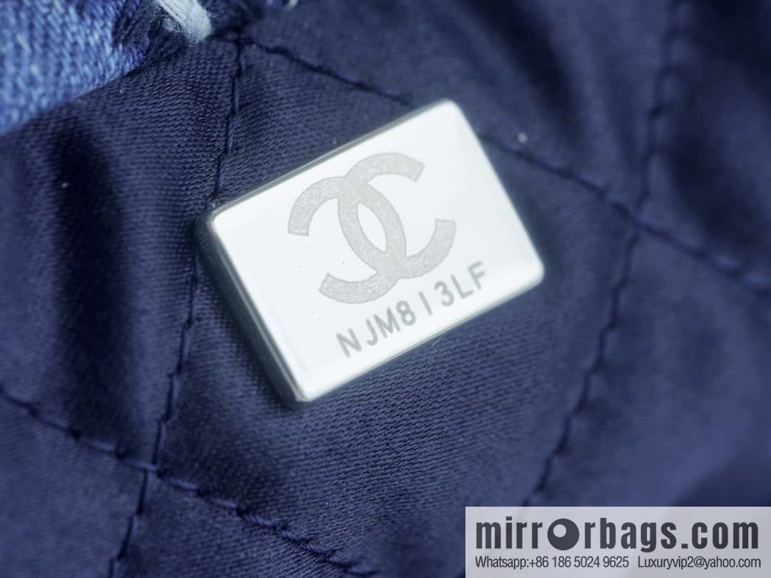 𝗖𝗛𝗔𝗡𝗘𝗟 𝟐𝟒𝐩 spring and summer new denim bag small AS3260