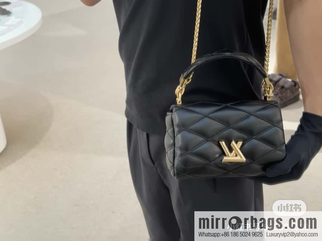 [Boutique‑grade] M12004 black full leather, chain bag, diamond Twist series GO-14 small handbag