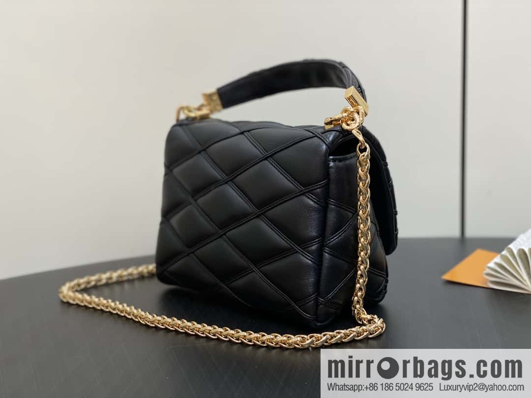 [Boutique‑grade] M12004 black full leather, chain bag, diamond Twist series GO-14 small handbag