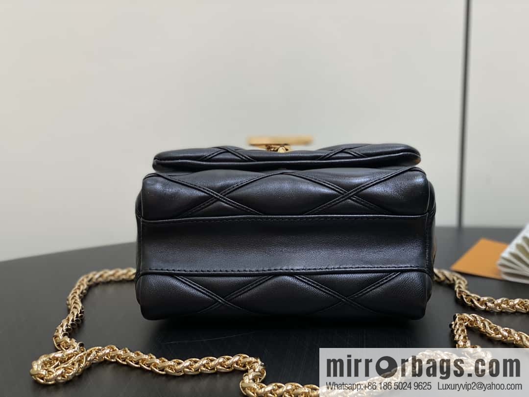 [Boutique‑grade] M12004 black full leather, chain bag, diamond Twist series GO-14 small handbag