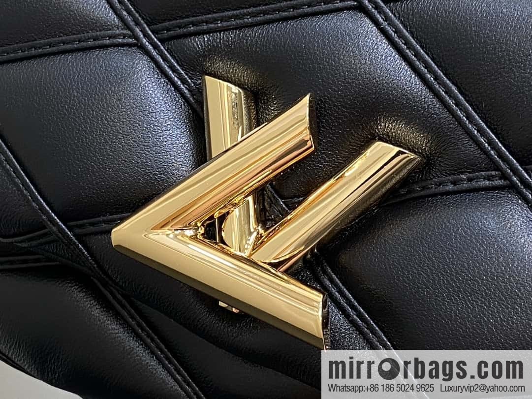 [Boutique‑grade] M12004 black full leather, chain bag, diamond Twist series GO-14 small handbag