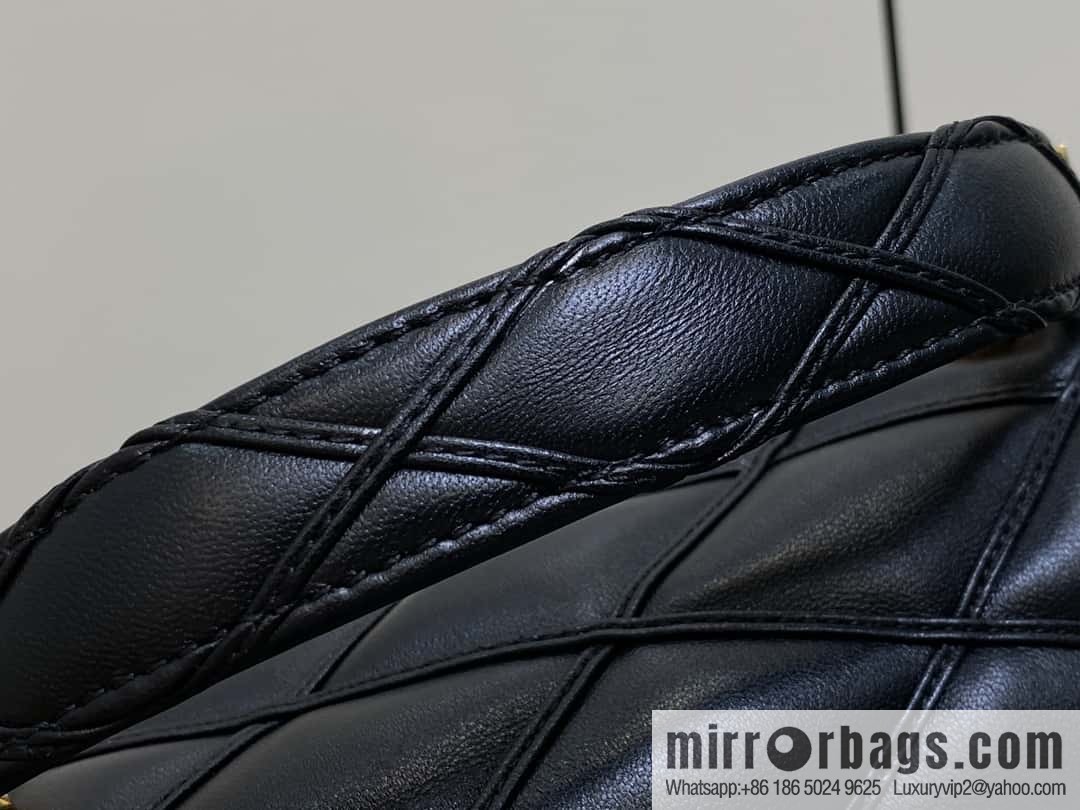 [Boutique‑grade] M12004 black full leather, chain bag, diamond Twist series GO-14 small handbag