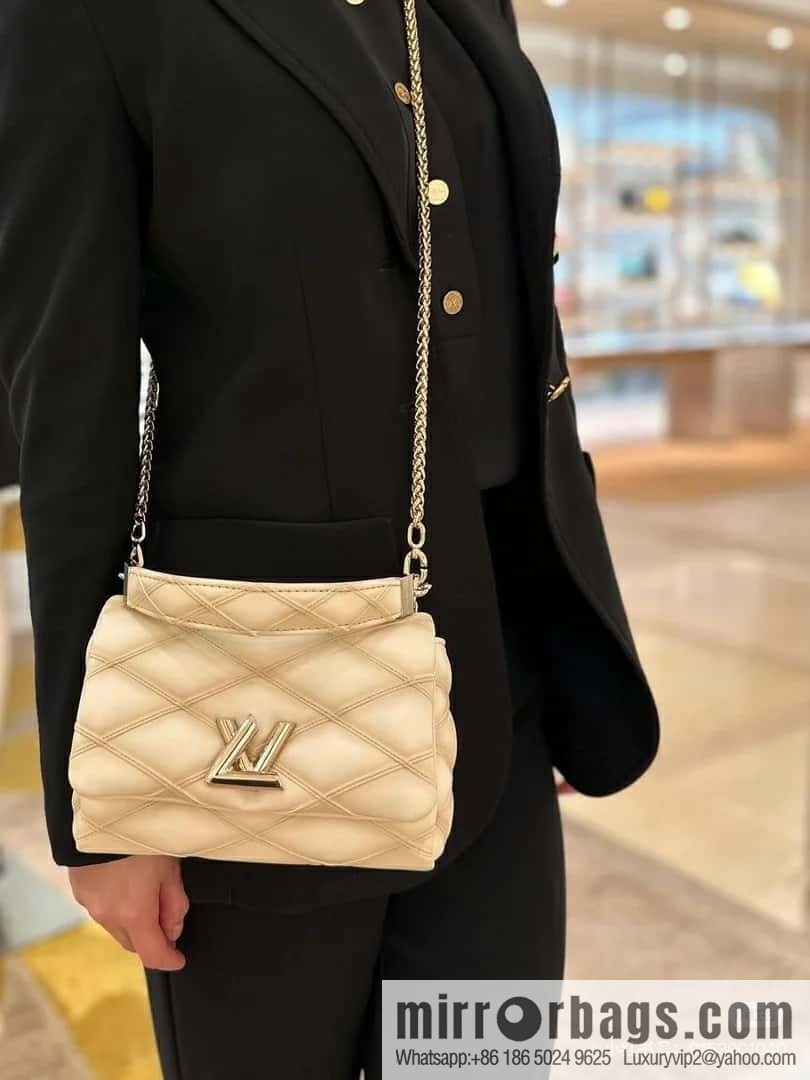 [Boutique‑grade] M12004 beige full leather, chain bag, diamond Twist series GO-14 small handbag