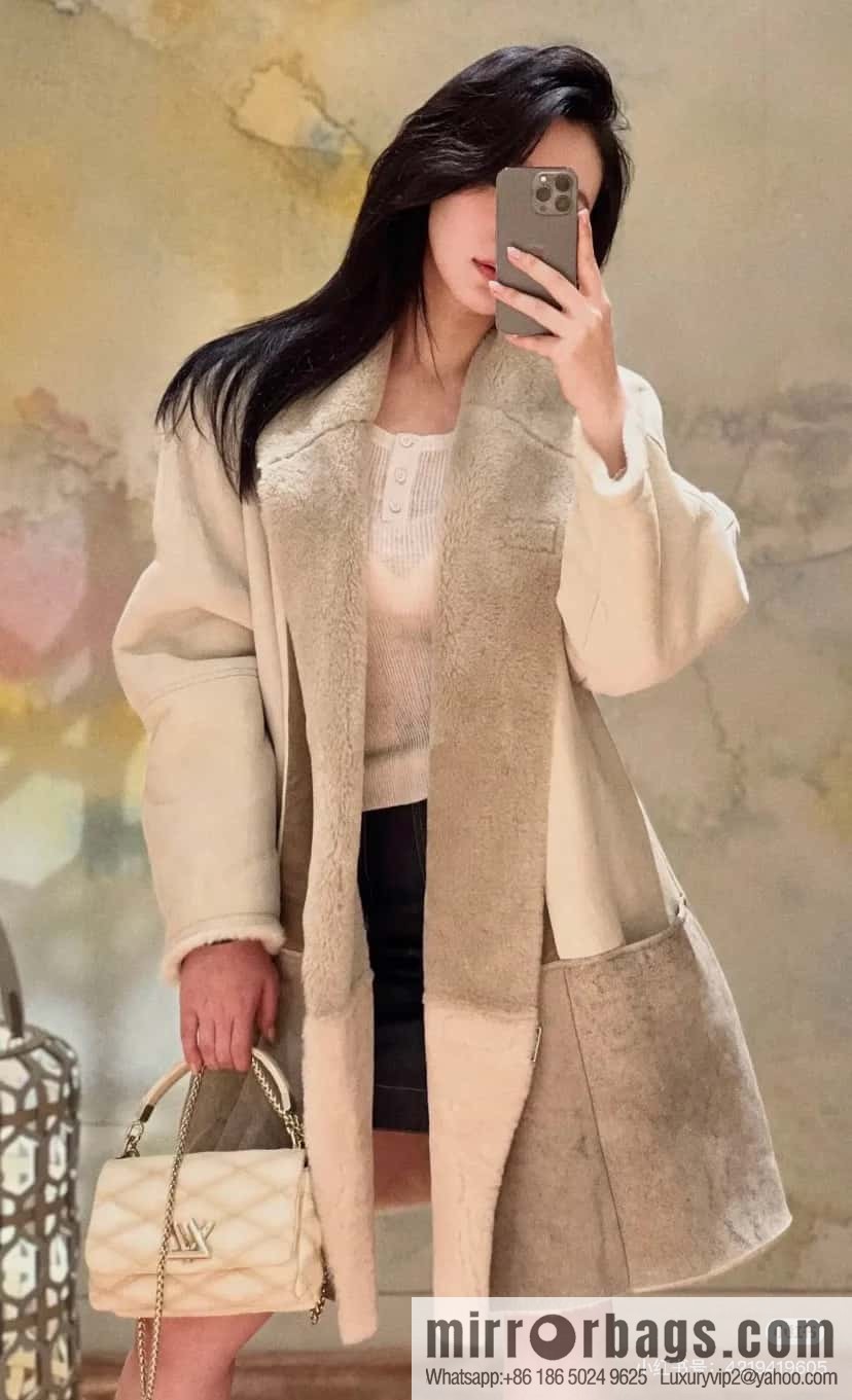 [Boutique‑grade] M12004 beige full leather, chain bag, diamond Twist series GO-14 small handbag