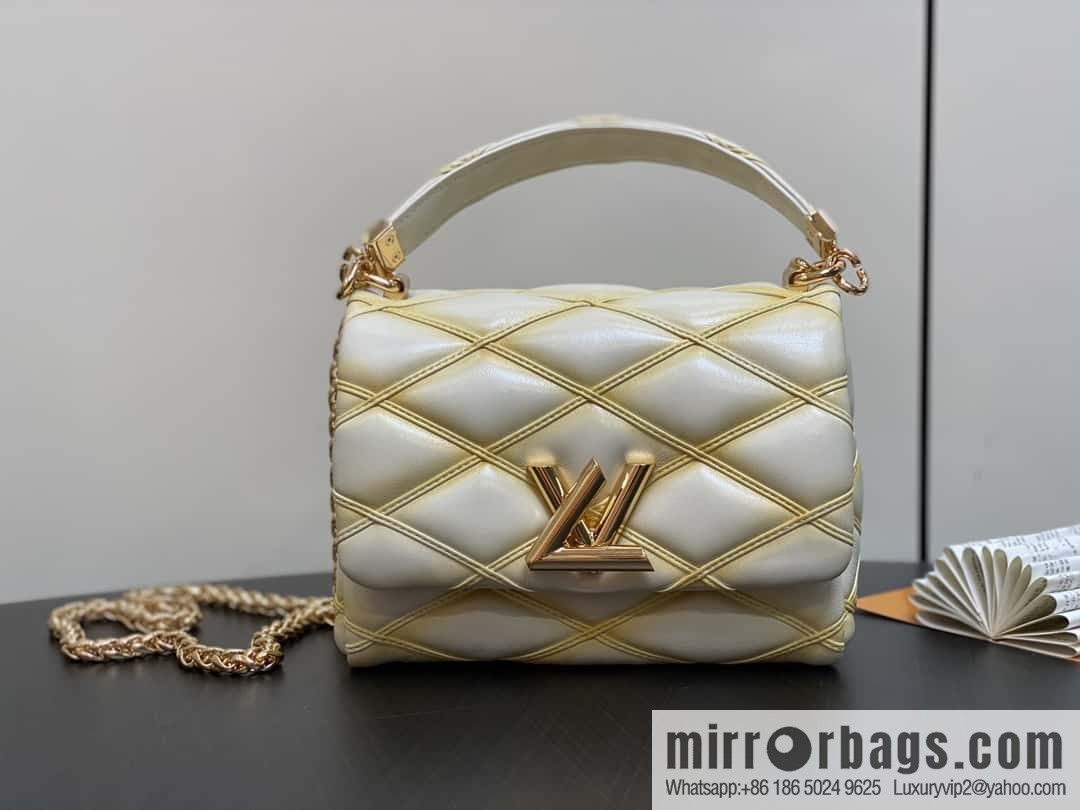 [Boutique‑grade] M12004 beige full leather, chain bag, diamond Twist series GO-14 small handbag