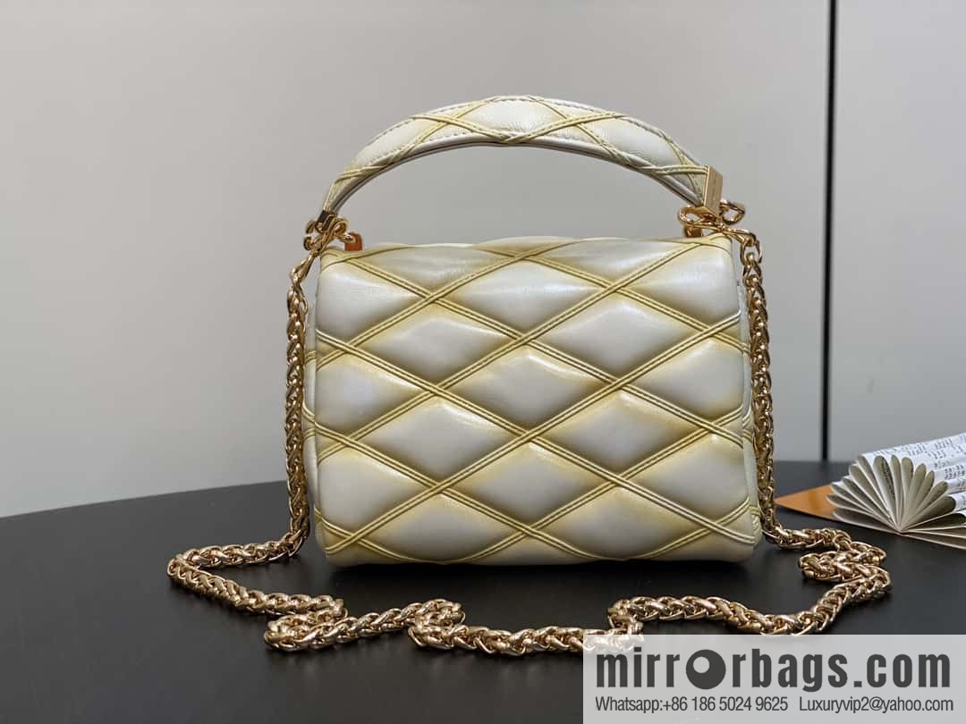 [Boutique‑grade] M12004 beige full leather, chain bag, diamond Twist series GO-14 small handbag