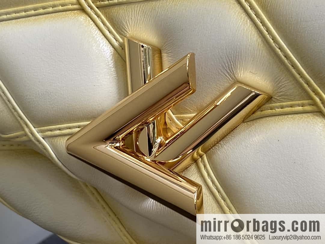 [Boutique‑grade] M12004 beige full leather, chain bag, diamond Twist series GO-14 small handbag