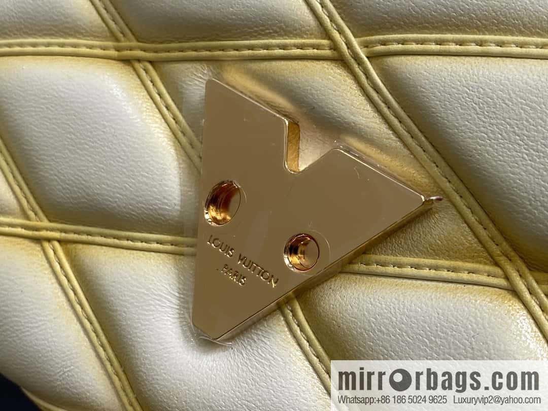 [Boutique‑grade] M12004 beige full leather, chain bag, diamond Twist series GO-14 small handbag