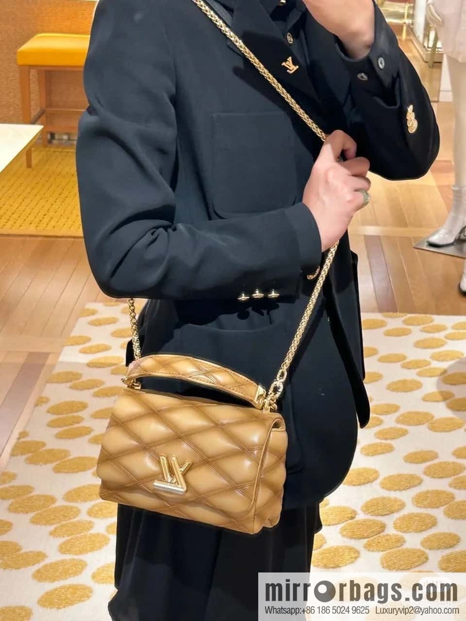 [Boutique‑grade] M12004 sand se full leather, chain bag diamond Twist series GO-14 small handbag