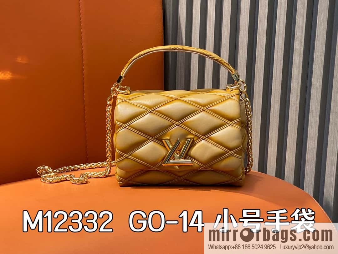 [Boutique‑grade] M12004 sand se full leather, chain bag diamond Twist series GO-14 small handbag