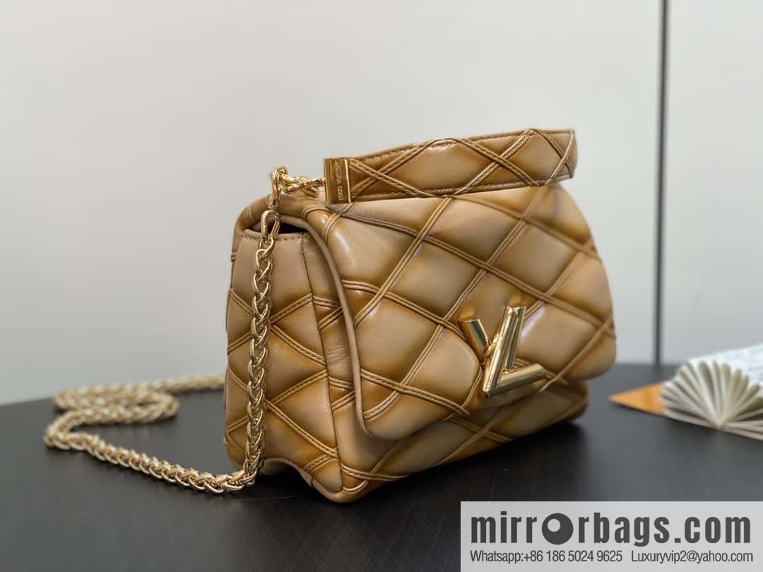 [Boutique‑grade] M12004 sand se full leather, chain bag diamond Twist series GO-14 small handbag