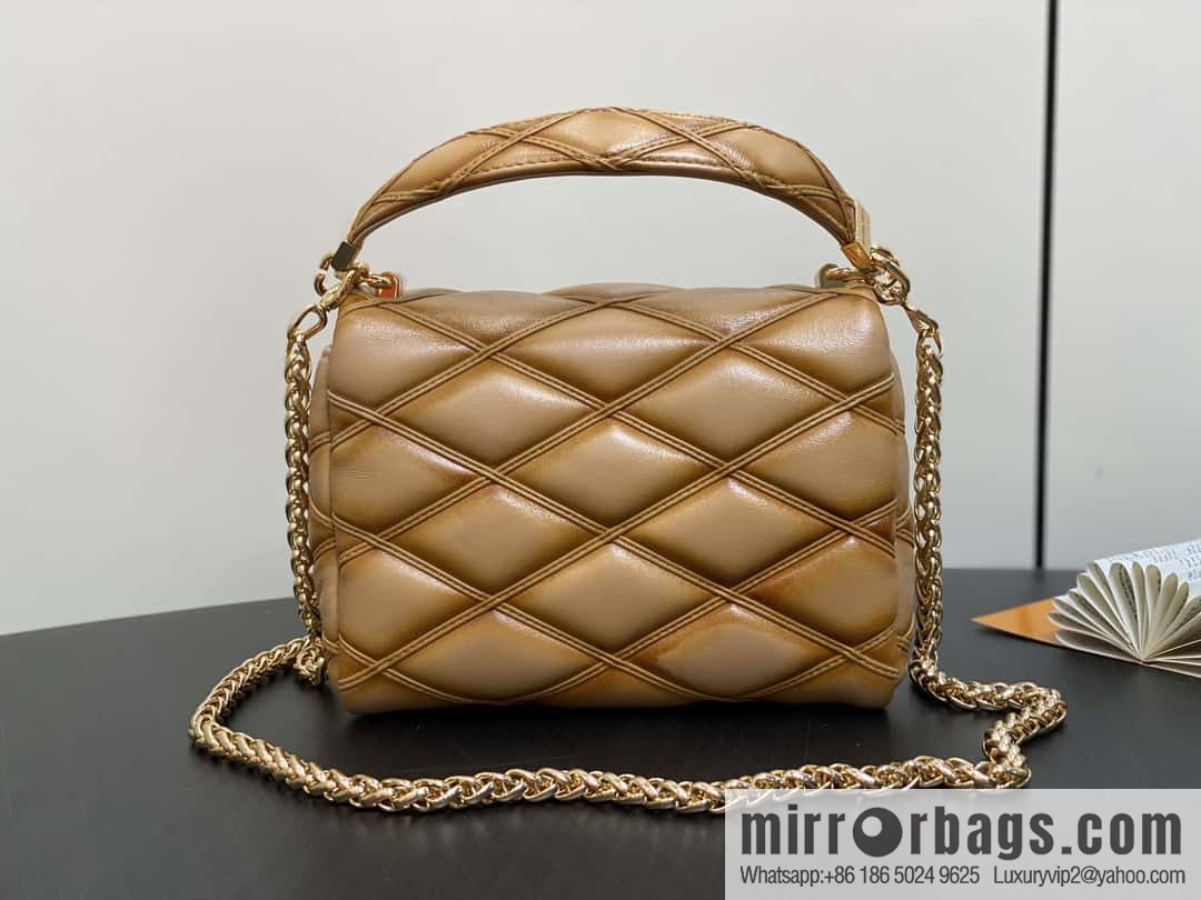 [Boutique‑grade] M12004 sand se full leather, chain bag diamond Twist series GO-14 small handbag