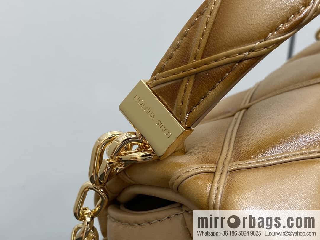 [Boutique‑grade] M12004 sand se full leather, chain bag diamond Twist series GO-14 small handbag