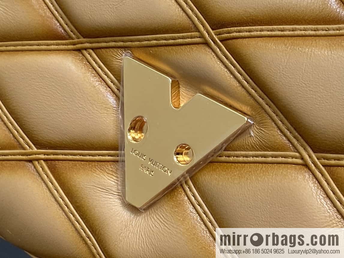 [Boutique‑grade] M12004 sand se full leather, chain bag diamond Twist series GO-14 small handbag