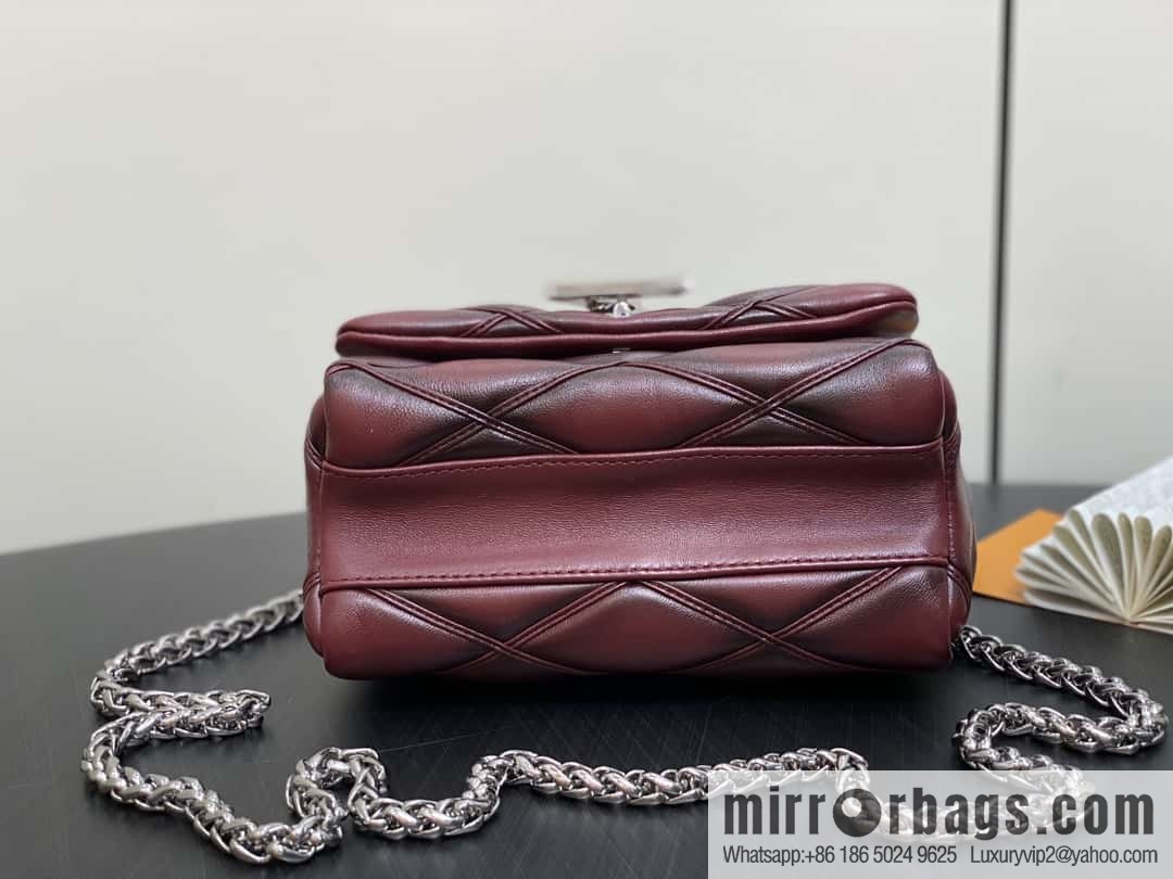 [Boutique‑grade] M12004 burgundy full leather, chain bag, diamond Twist series GO-14 small handbag